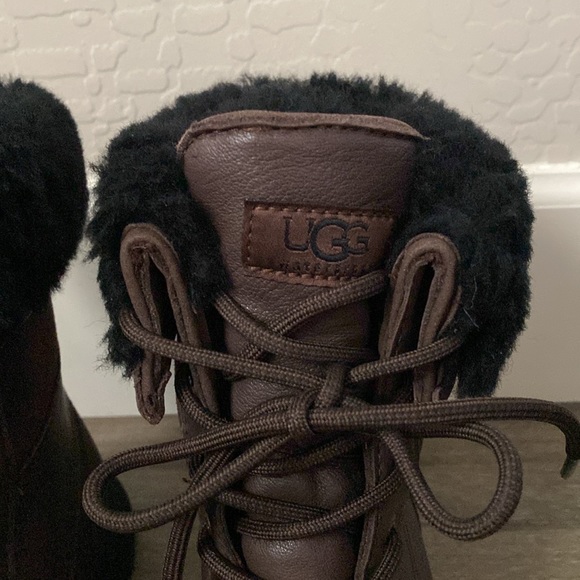 NEW UGG Adirondack IIl Women's Snow Winter
Boots Brown Size 7 - Picture 4 of 9